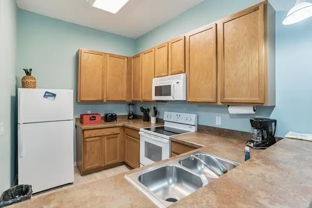 Ev (Bahama Bay Community, pools, basketba)