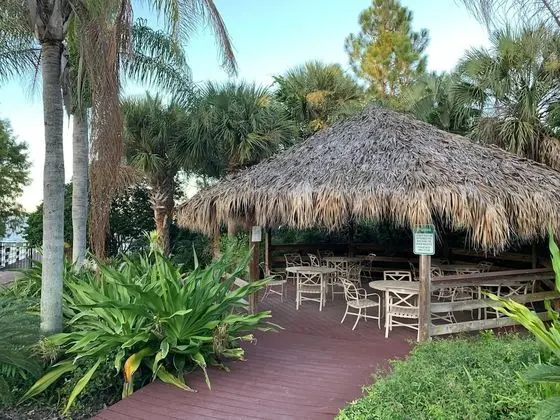 Ev (Bahama Bay Community, pools, basketba)