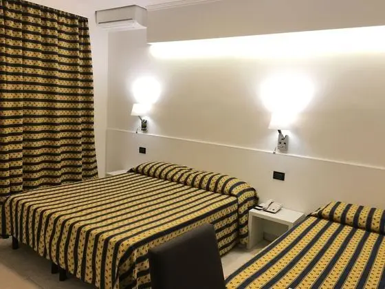 Standard Üç Kişilik Oda