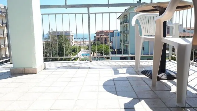 Tek Büyük veya İki Ayrı Yataklı Oda, Balkon