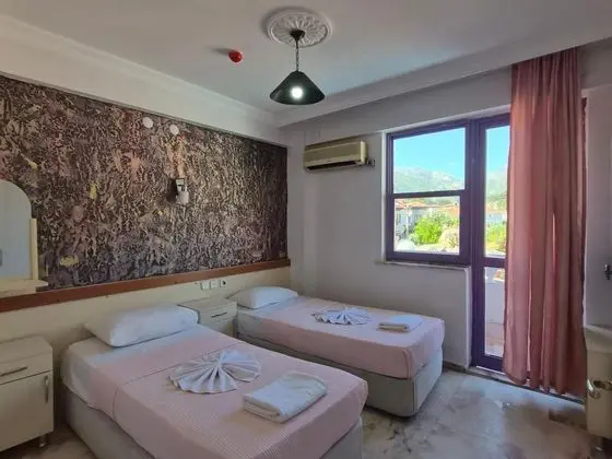 Standart Oda Balkonlu,Bahçe Veya Sokak Manzaralı,Balkonlu