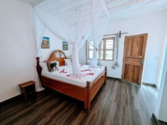 Üç Kişilik Oda, Bahçe Manzaralı