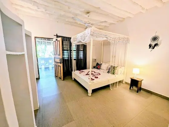 Üç Kişilik Oda, Bahçe Manzaralı