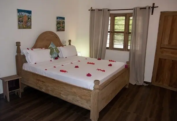 Üç Kişilik Oda, Bahçe Manzaralı