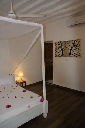 Üç Kişilik Oda, Bahçe Manzaralı