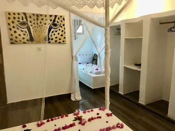 Üç Kişilik Oda, Bahçe Manzaralı