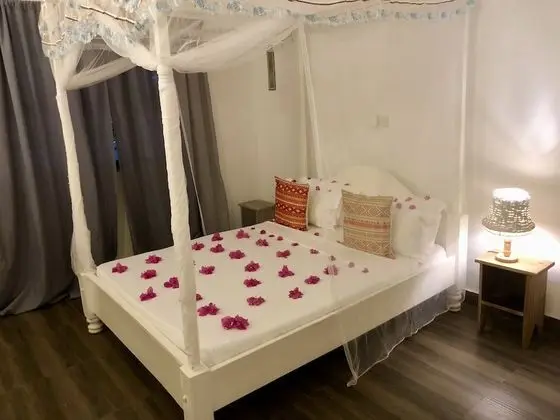 Üç Kişilik Oda, Bahçe Manzaralı