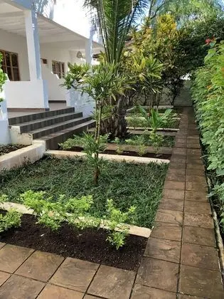 Üç Kişilik Oda, Bahçe Manzaralı