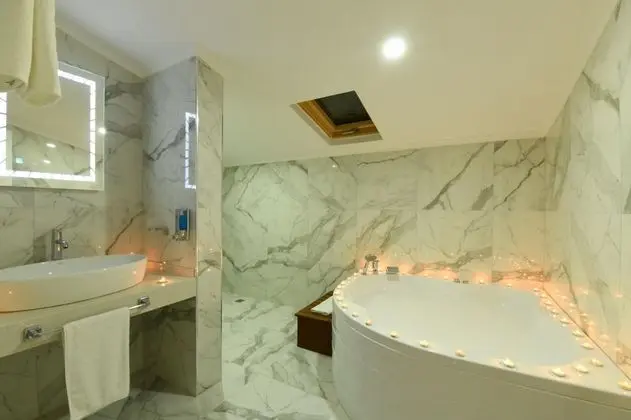 Bahçe Apart 5, Deniz Manzaralı, Jakuzili