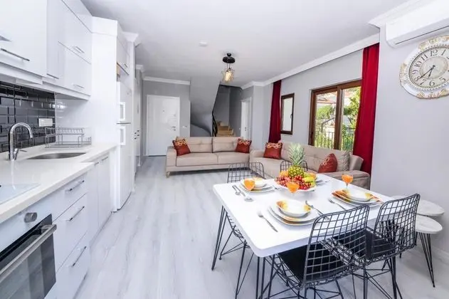 Bahçe Apart 5, Deniz Manzaralı, Jakuzili