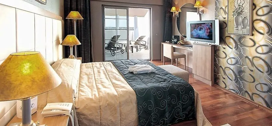 Büyük Yataklı Tek Kişilik Oda