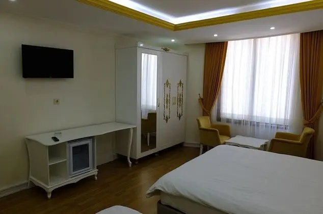 Büyük Yataklı Tek Kişilik Oda