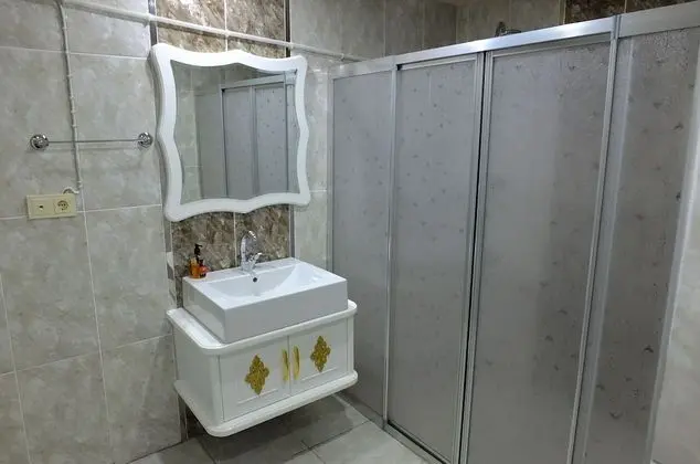 Büyük Yataklı Tek Kişilik Oda