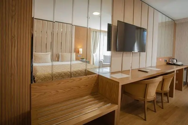 Köşe Oda, Şehir Manzaralı