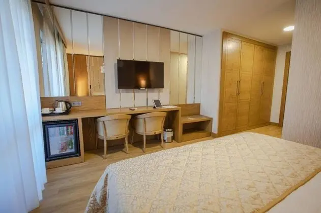 Köşe Oda, Şehir Manzaralı
