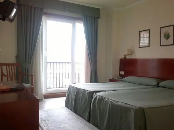 Büyük Yataklı Tek Kişilik Oda