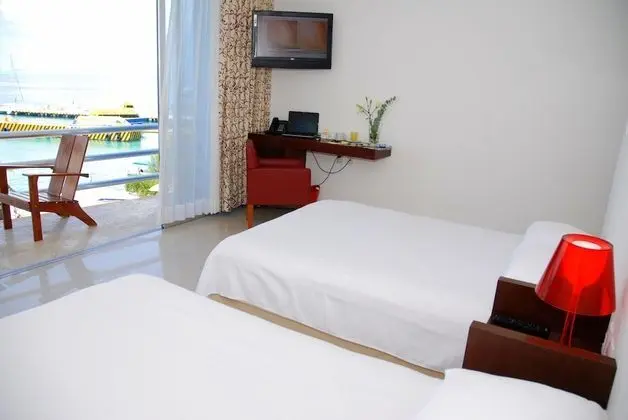 Deluxe Tek Büyük Yataklı Oda, 2 Çift Kişilik Yatak, Koy Manzaralı