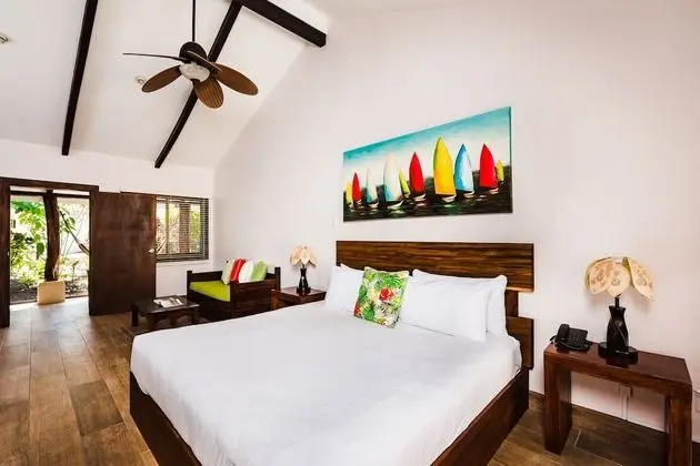 King Sun or Honeymoon Suite