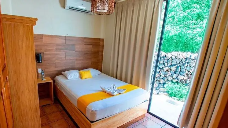 Standard Room, 1 Queen Bed
