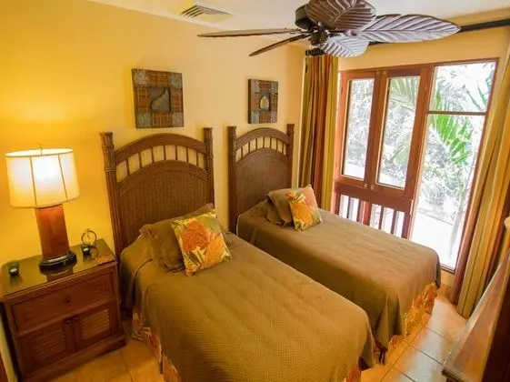 3BR Deluxe Beachfront w/Private Pool