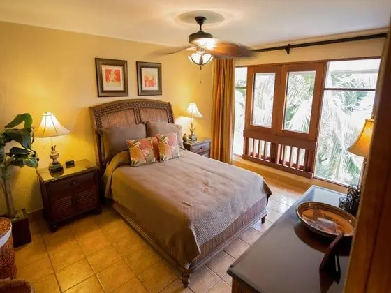 3BR Deluxe Beachfront w/Private Pool