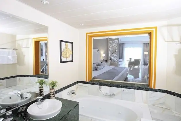 Junior Suite Deluxe Castle View