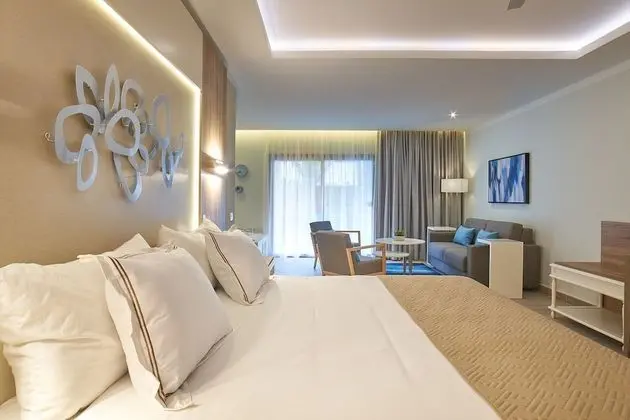 Junior Suite Deluxe Swim Up