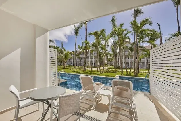Junior Suite Deluxe Swim Up