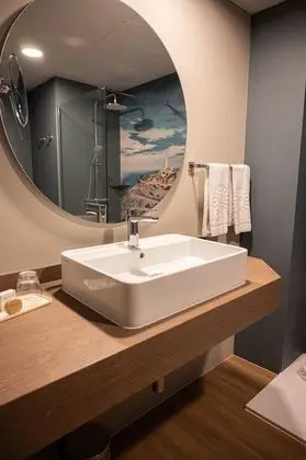 Tek Büyük Yataklı Oda, Balkon