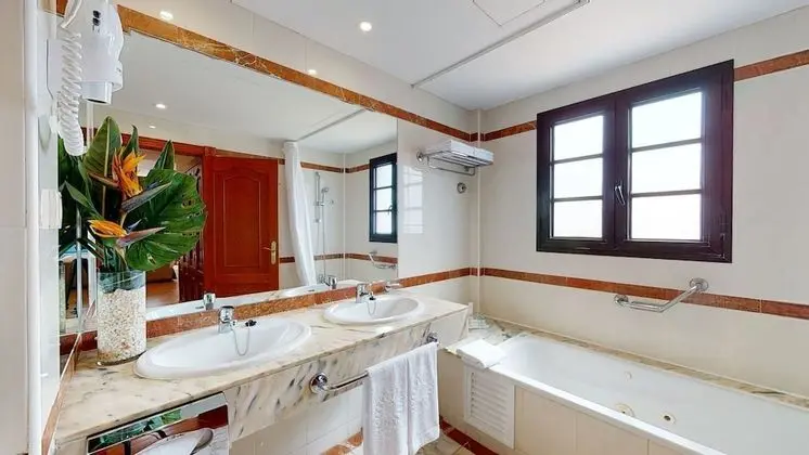 Standard Oda, Kısmi Deniz Manzaralı