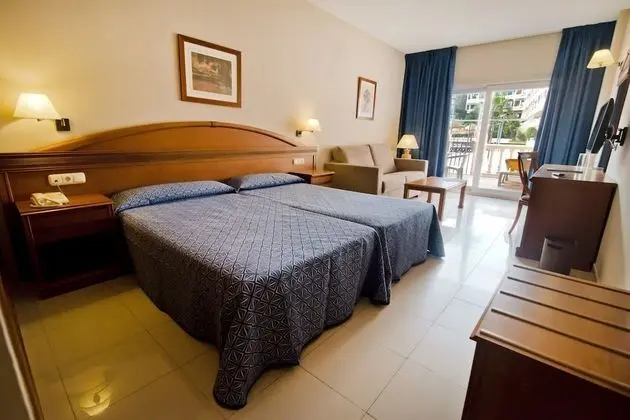 Dört Kişilik Oda (2 adults + 2 children)