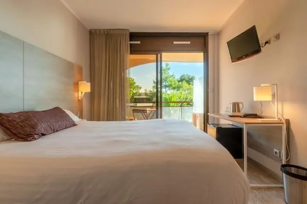 Standard Tek Büyük Yataklı Oda, Teras, Resort Manzaralı