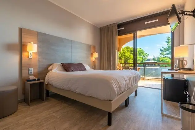 Standard Tek Büyük Yataklı Oda, Teras, Resort Manzaralı