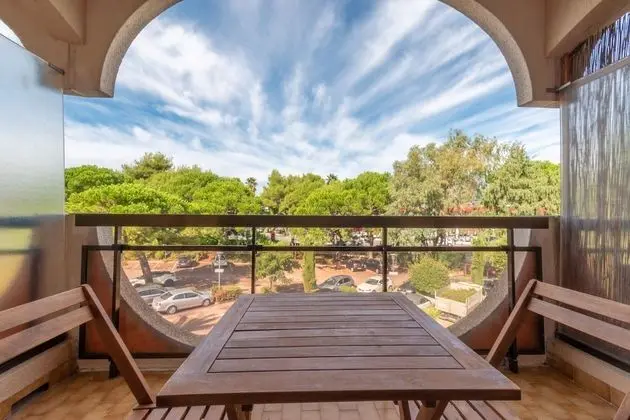 Standard Tek Büyük Yataklı Oda, Teras, Resort Manzaralı
