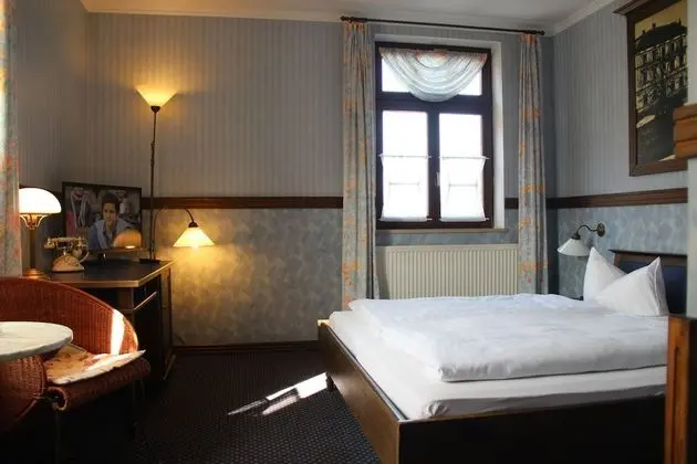 Premium Tek Büyük Yataklı Oda