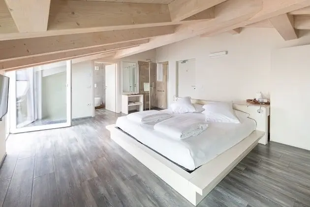 Superior Tek Büyük Yataklı Oda, Jakuzi, Göl Manzaralı