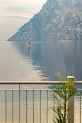 Superior Tek Büyük Yataklı Oda, Jakuzi, Göl Manzaralı