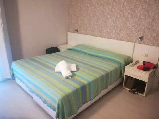 Standard Üç Kişilik Oda