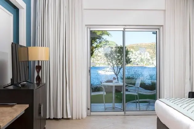 Honeymoon Tek Büyük Yataklı Oda, 1 Büyük (Queen) Boy Yatak, Deniz Manzaralı, Denize Sıfır
