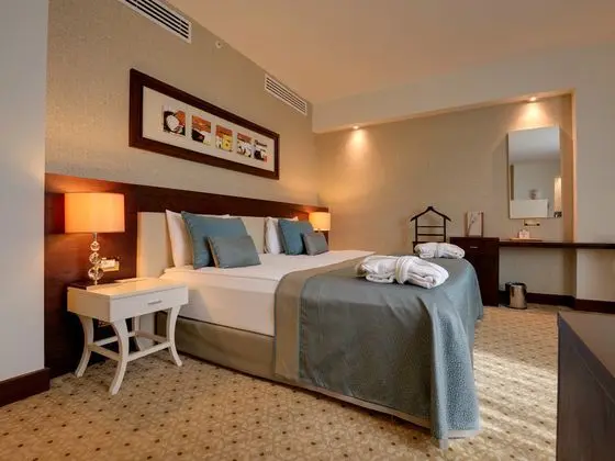 Executive Suite Custom Oda