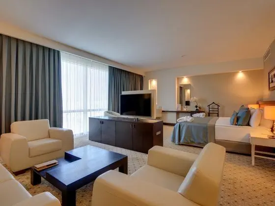 Executive Suite Custom Oda