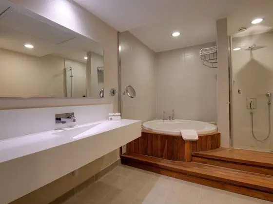 Executive Suite Custom Oda
