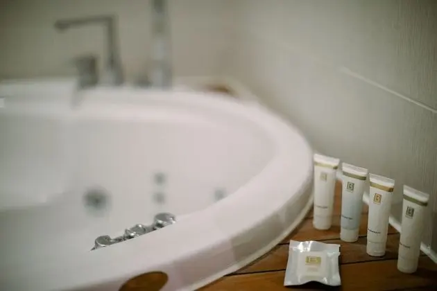 Junior Süit, 1 Yatak Odası (Hot Tub)