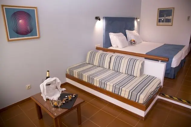 Tek Büyük Yataklı Oda (Land View)