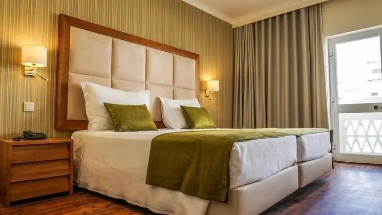 Comfort Tek Büyük veya İki Ayrı Yataklı Oda