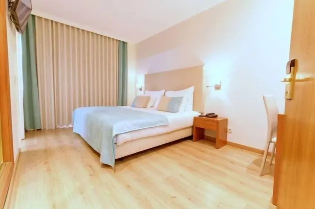 Comfort Tek Büyük veya İki Ayrı Yataklı Oda