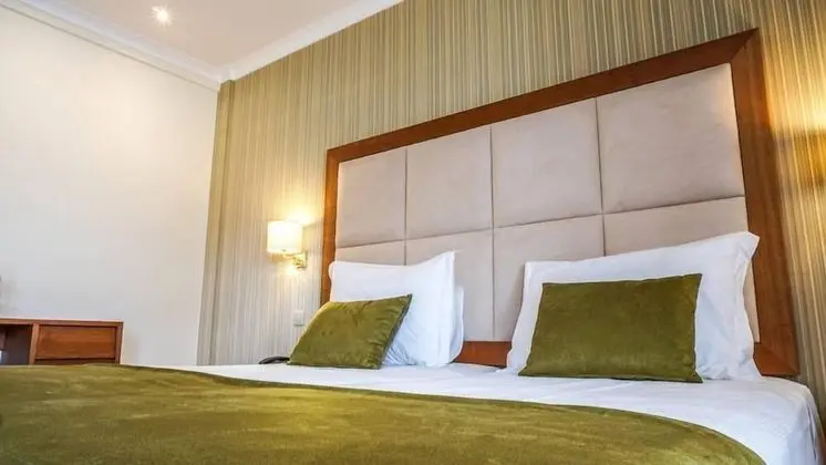 Comfort Tek Büyük veya İki Ayrı Yataklı Oda