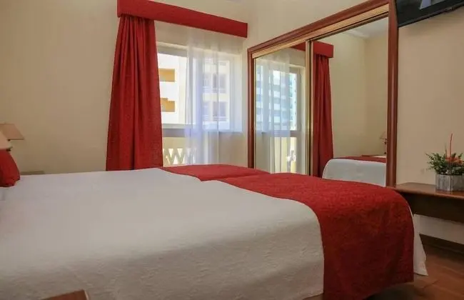 Standard Tek Büyük veya İki Ayrı Yataklı Oda, Balkon