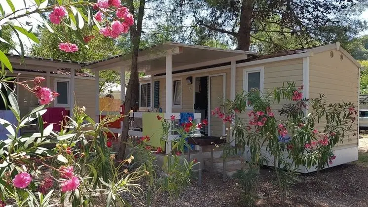 Karavan, 2 Yatak Odası, Bahçe Manzaralı