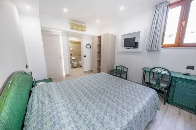 Comfort Tek Büyük veya İki Ayrı Yataklı Oda, Ek Bina